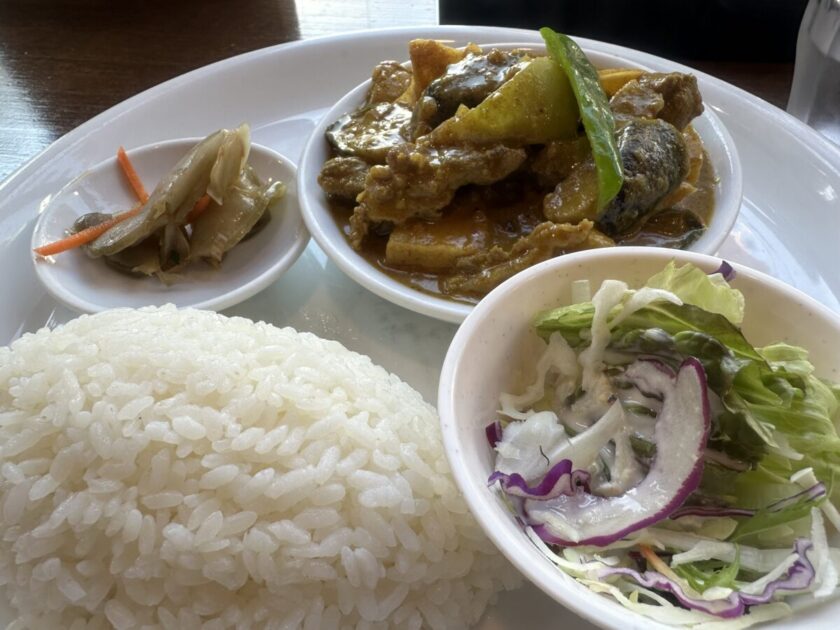 田町三田ランチ　台湾点心劇場1968「牛肉カレー」